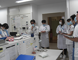 看護部 1階病棟 個人防護具着脱訓練