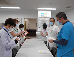 看護部 3階病棟 多職種でカンファレンス